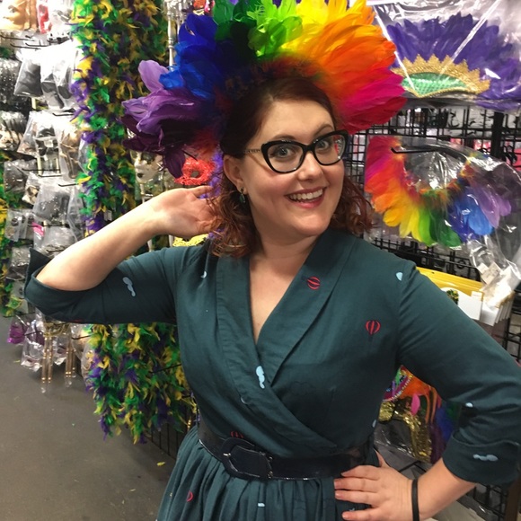 Meet your Posher, Lauren - Picture 2 of 4